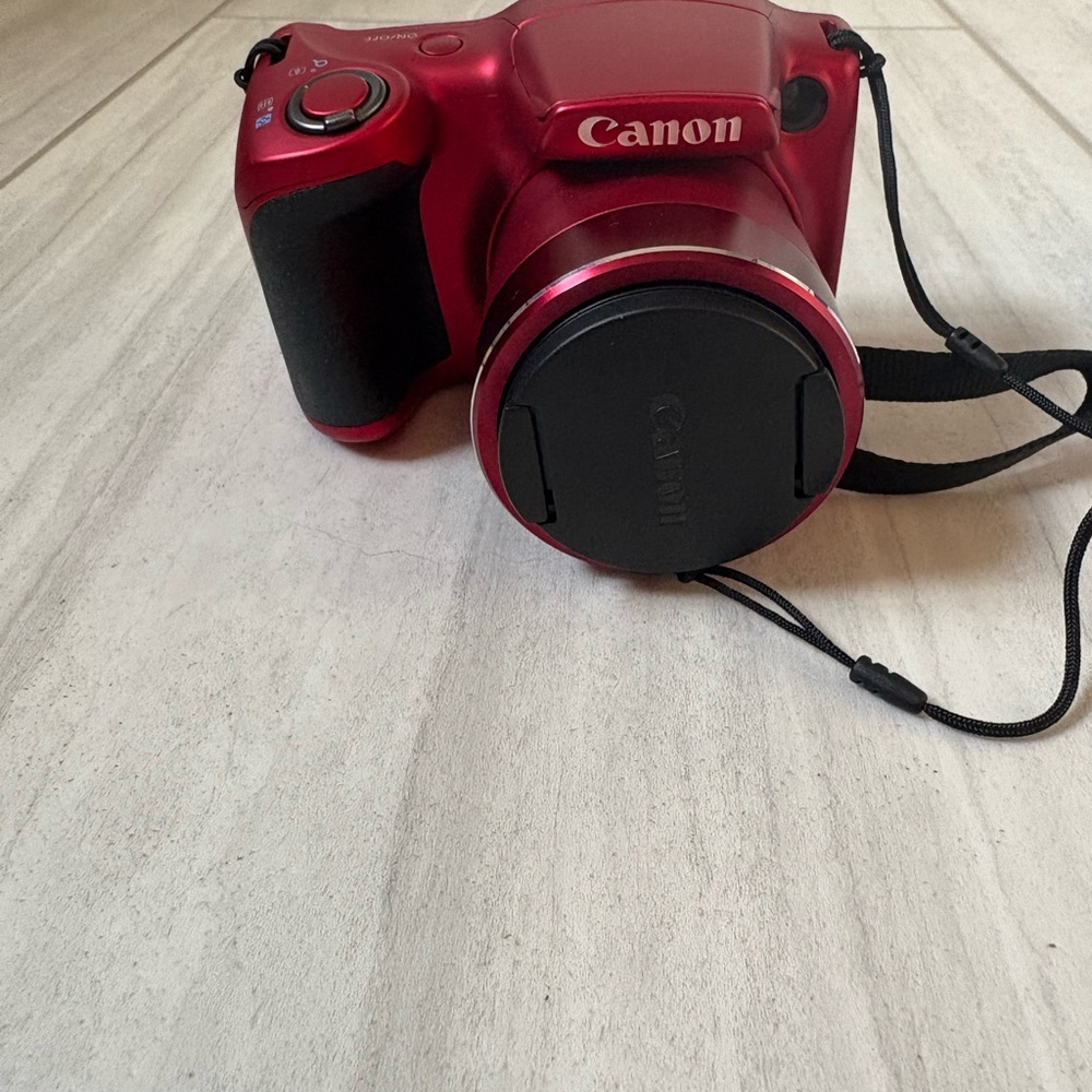 Canon PowerShot Sx400IS in red